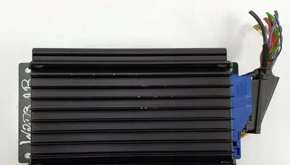 Mercedes-Benz C AMG W203 Sound amplifier A2038201389