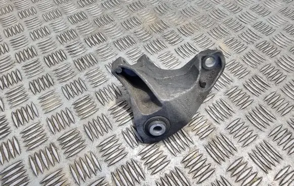 Ford S-MAX Engine mounting bracket DS736P093GA