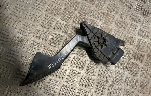 Toyota Land Cruiser (J120) Accelerator throttle pedal