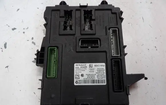 Renault Megane IV Comfort/convenience module 284B14642R A2C3779780600 18968483541043