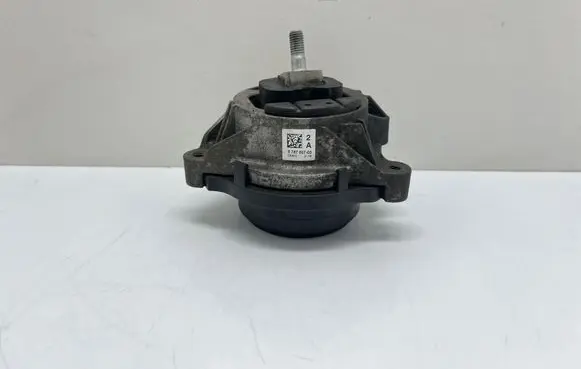 Engine mount bracket
