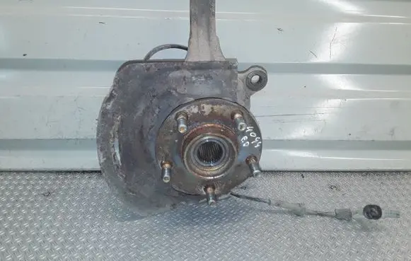 Nissan Qashqai Front wheel hub spindle knuckle 