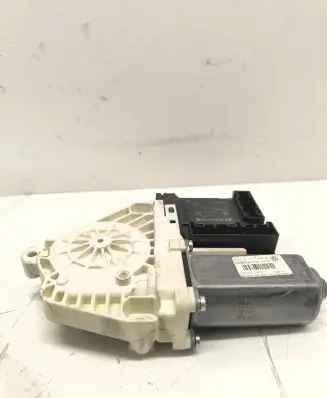 Volkswagen PASSAT B6 Front door window regulator motor 1K0959702Q 988693113 S6Z00SS009