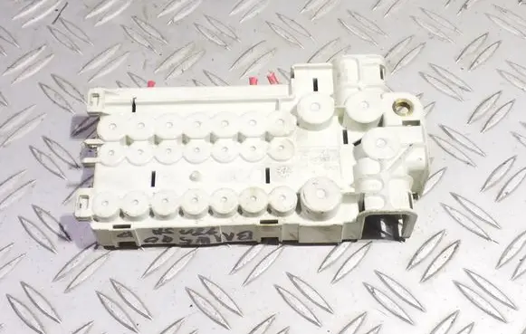 BMW 5 E39 Fuse module 61138370640