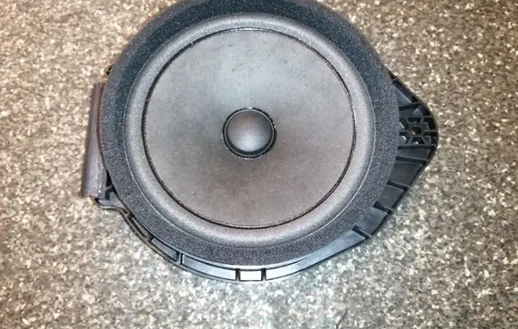 Buick Encore I Front door speaker 84254455