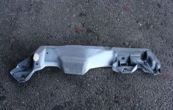 Renault Laguna III Fender mounting bracket 901260008R 631220020R