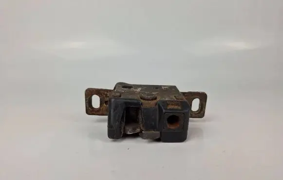Audi A6 S6 C4 4A Tailgate/trunk/boot lock/catch/latch 4A9827505G