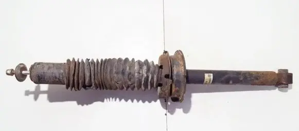Honda Accord Rear shock absorber/damper 000522r 52610-s82-a020-m1