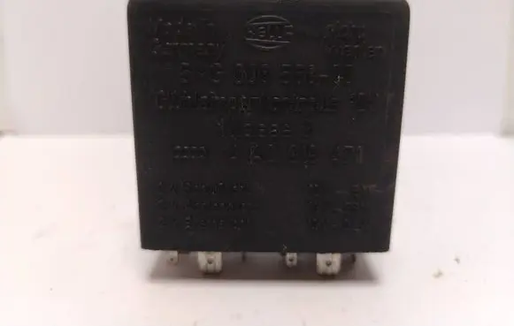 Audi A4 S4 B5 8D Light relay 5KG00656800 4A0919471