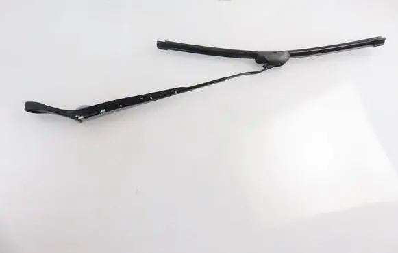 Nissan Pathfinder R50 Front wiper blade arm