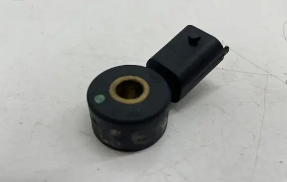 Opel Corsa E Detonation knock sensor 55563372