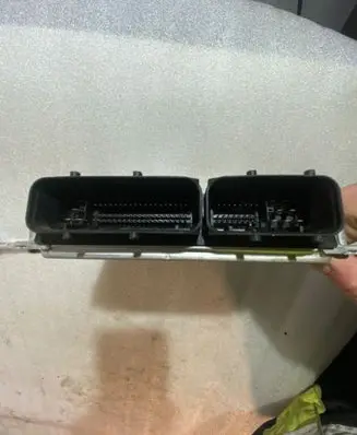 Audi A4 S4 B6 8E 8H Engine control unit/module 8E0909557D 26SA8305 0261207753