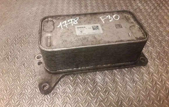 Engine oil radiator