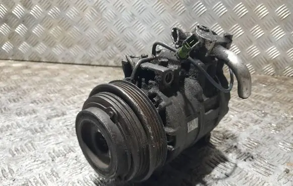 Volkswagen PASSAT B5.5 Air conditioning (A/C) compressor (pump) 4b0260805c