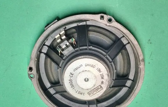 Ford Kuga I Front door speaker 3M5T18808e