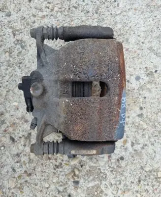 Volkswagen PASSAT B8 Front brake caliper