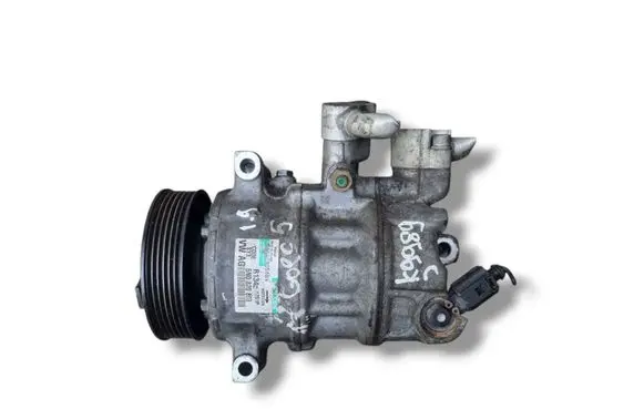 Volkswagen Golf V Air conditioning (A/C) compressor (pump) 5N0820803