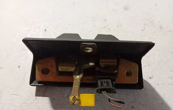 Renault Laguna I Tailgate/trunk/boot lock/catch/latch 885887