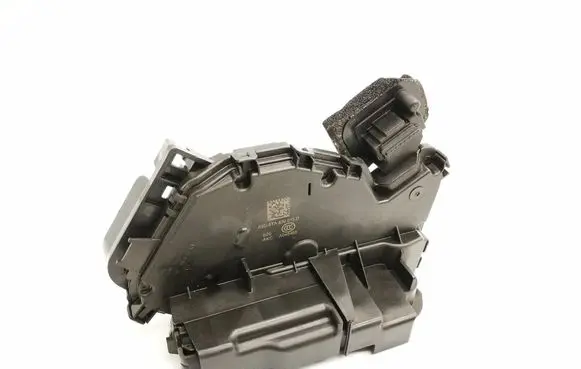 Volkswagen Golf VII Rear door lock 5TA839015D