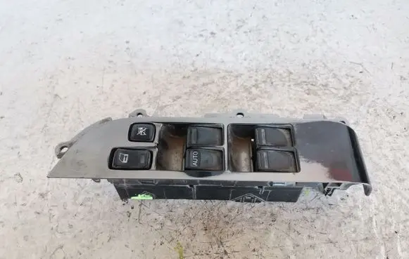 Nissan X-Trail T30 Electric window control switch
