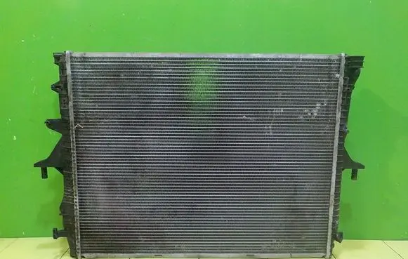 Audi Q7 4L Coolant radiator CL3