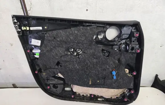 Mercedes-Benz CLS W257 Front door card panel trim