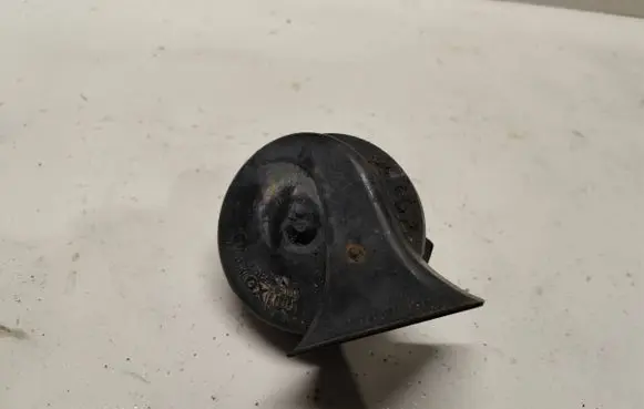 Volkswagen Golf IV Horn signal 00884