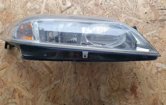 Renault Laguna II Headlight/headlamp 8200002847 89004686