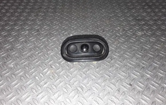 Steering wheel buttons/switches