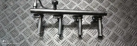 Volvo XC90 Fuel main line pipe P32203060