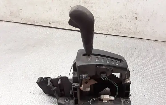 Mitsubishi Lancer Gear shifter/selector MR263036