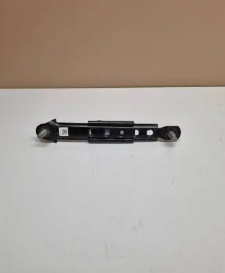 Nissan Qashqai Seat belt height adjuster 308205999AC
