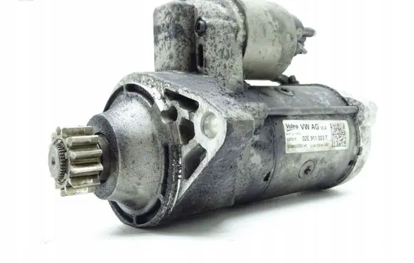 Volkswagen Golf VII Starter motor 02E911023T