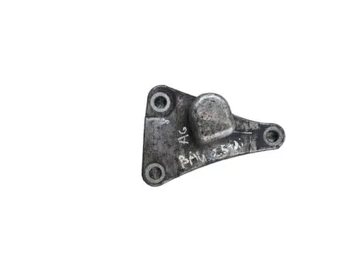 Audi A6 S6 C5 4B Engine mounting bracket 8E0199343 15533900