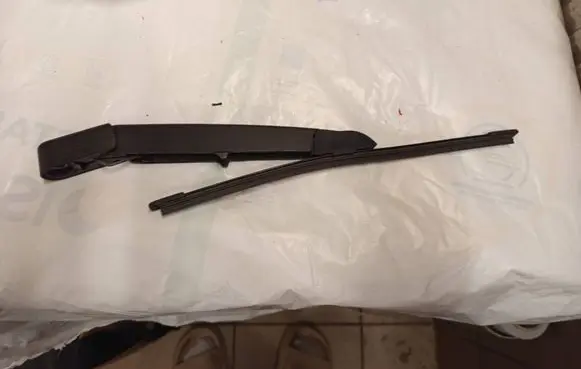 KIA Niro Rear wiper blade arm 