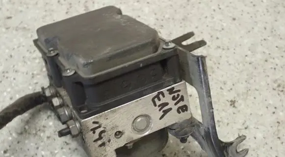 Nissan Note (E11) Master brake cylinder