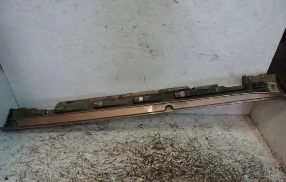 Volvo V40 Front sill (body part) 