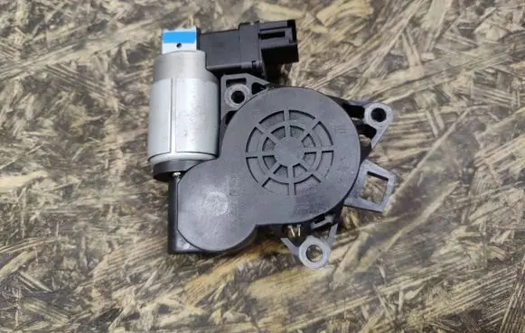 Mazda CX-7 Rear door window regulator motor G22C5858X TD780808