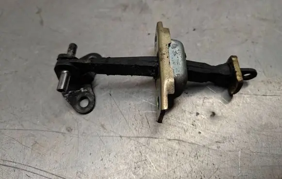 Toyota RAV 4 (XA20) Front door check strap stopper 