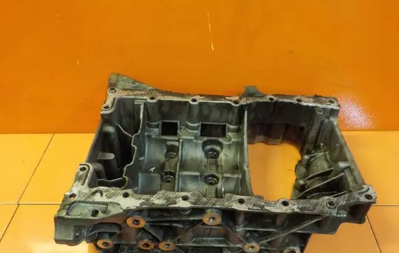 Renault Trafic II (X83) Oil sump 110176469R