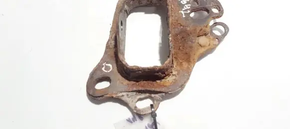 Opel Vectra B Bracket in trunk/boot 