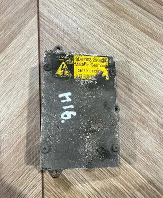 Mercedes-Benz E W211 Headlight ballast module Xenon 5DV00829000