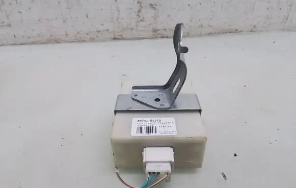 Toyota Avensis T250 Door control unit/module 8974105070