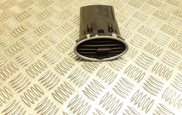 Ford Focus Dashboard side air vent grill/cover trim 4M51A014L21AE