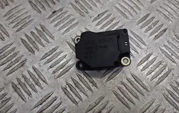 Volvo V70 A/C air flow flap actuator/motor 75622D
