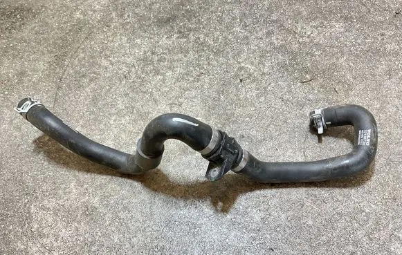 Volvo XC40 Engine coolant pipe/hose 32138734 32138727
