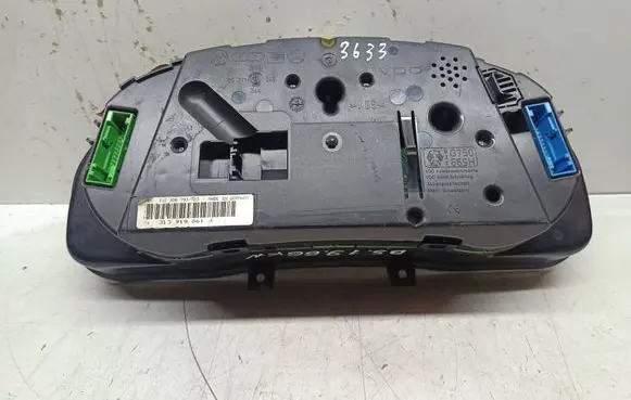 Volkswagen PASSAT B5 Speedometer (instrument cluster) 3B0919861J 110108793 110008793
