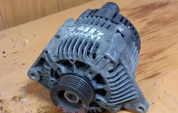 Renault Laguna I Generator/alternator 7700424582