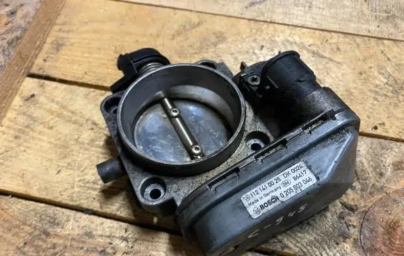 Mercedes-Benz ML W163 Throttle valve A1121410025 1121410025
