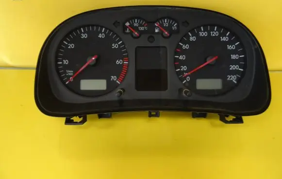 Volkswagen Golf IV Speedometer (instrument cluster) 1J0920822B
